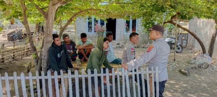Cegah Premanisme, Polsek Pantar Sambangi Warga Desa Wailawar