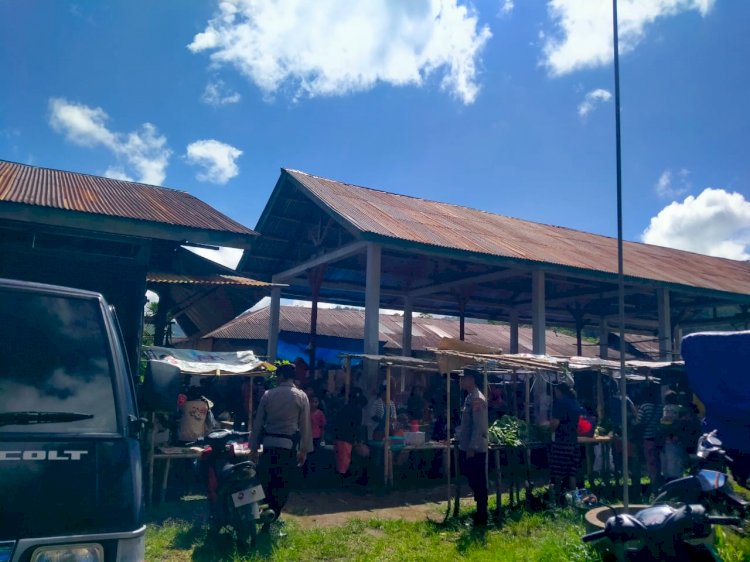 Polsek Alor Selatan Gelar Patroli Rutin Amankan Aktivitas Pasar Kelaisi Timur