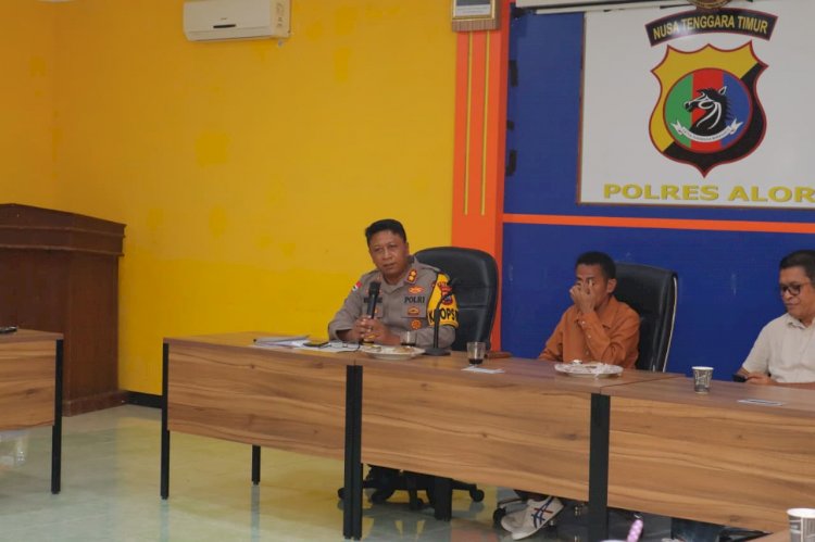 Rapat Klarifikasi di Polres Alor, Permasalahan Pemasangan Gantung Daun di Gereja GMIT Elim Alaanglah Diselesaikan Secara Kekeluargaan