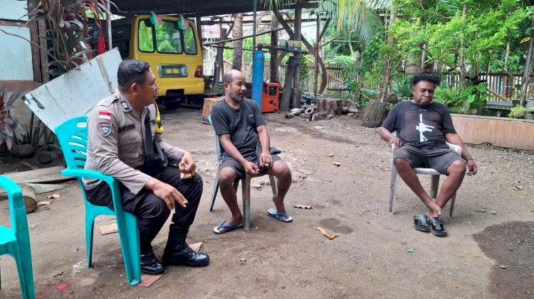 Bhabinkamtibmas Desa Lendola Laksanakan Patroli Dialogis, Sampaikan Himbauan Kamtibmas kepada Warga