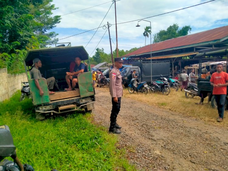 Polsek Alor Selatan Laksanakan Patroli Pengamanan Aktivitas Pasar Kelaisi Timur