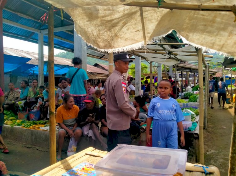 Polsek Alor Selatan Laksanakan Patroli Pengamanan Pasar di Kelaisi Timur