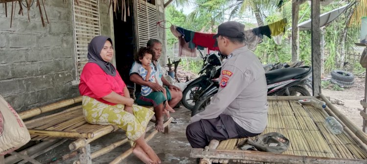 PS. Kanit Binmas Polsek Pantar Laksanakan Sambang Kamtibmas dan Himbauan Waspada Cuaca Ekstrem di Kampung Nelayan Labuhan Bajo