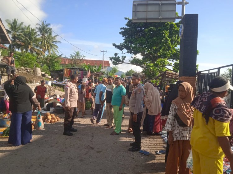 Polsubsektor Bakalang Laksanakan Patroli dan Pengamanan Pasar Tradisional Bakalang, Ciptakan Rasa Aman dan Tertib
