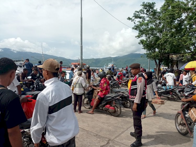 Polres Alor Pantau Arus Mudik di Pos Terpadu Pelabuhan Dulionong, Situasi Aman dan Kondusif