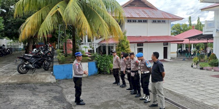 PERSONEL POLRES ALOR LAKSANAKAN PENGAMANAN PAMERAN UMKM DAN LOMBA PASKAH GAMKI, KEGIATAN BERJALAN AMAN DAN KONDUSIF