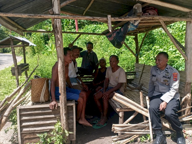 Patroli Dialogis Polsek Abad di Kelurahan Moru, Warga Dihimbau Tingkatkan Kewaspadaan