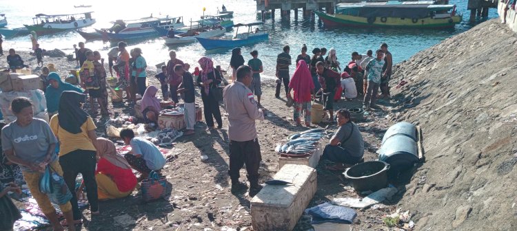 Polsubsektor Pantar Timur Intensifkan Patroli dan Pengamanan di Pasar Tradisional Bakalang