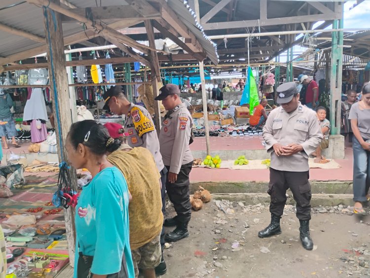Patroli Dialogis Polsek Pantar di Pasar Kabir, Warga Dihimbau Jaga Kamtibmas