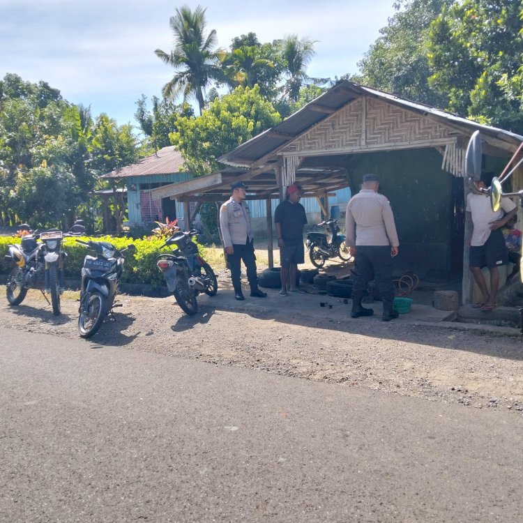 Patroli Dialogis Polsek Alor Timur Laut di Desa Waisika, Warga Diajak Bersama Jaga Kamtibmas