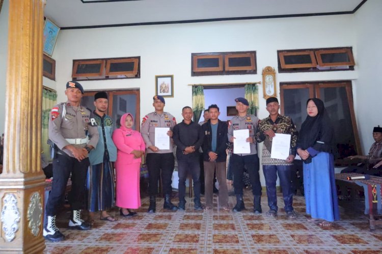 POLRES ALOR FASILITASI PERDAMAIAN DAN PENCABUTAN LAPORAN TERKAIT PERMASALAHAN ANGGOTA BRIMOB DENGAN WARGA ALOR BESAR