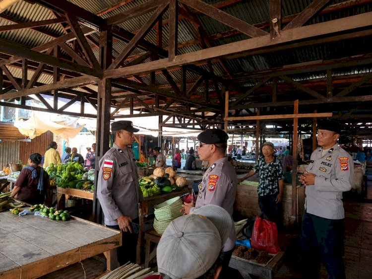 Polsek Alor Barat Daya Perketat Pengamanan Pasar Moru, Warga Diimbau Jaga Kamtibmas dan Kebersihan Lingkungan