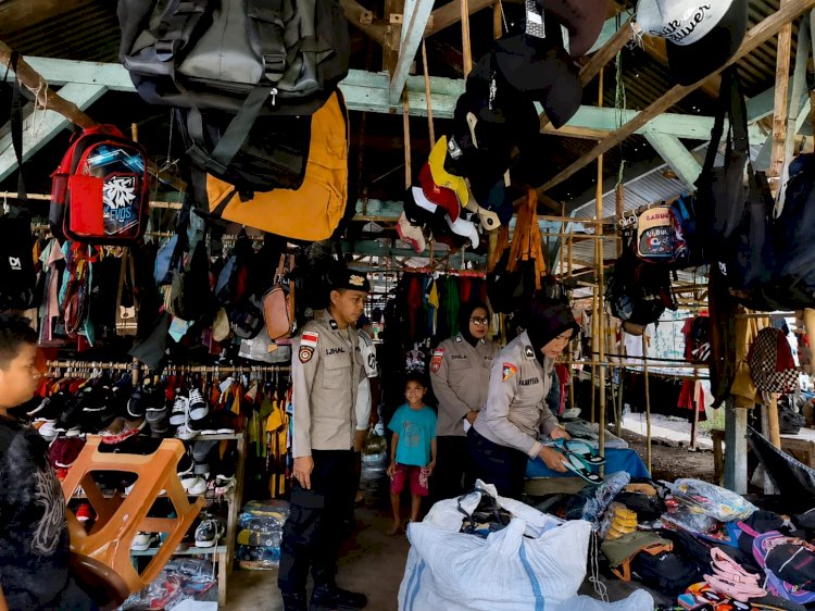 POLSEK ABAD INTENSIFKAN PATROLI DAN PENGAMANAN PASAR RAKYAT MORU, WUJUDKAN SITUASI KAMTIBMAS YANG AMAN DAN KONDUSIF