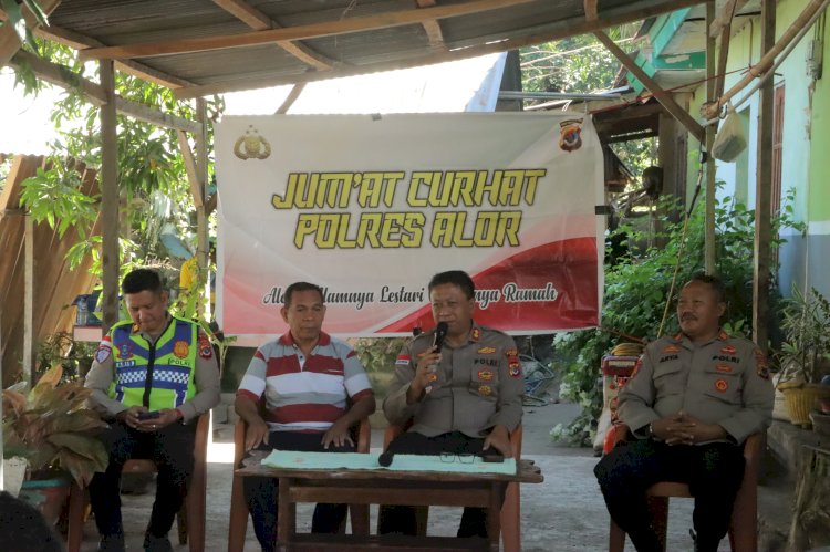 Kapolres Alor Serap Aspirasi Warga Mola Lewat Jumat Curhat, Bahas Miras, Lalu Lintas hingga Keamanan Wilayah