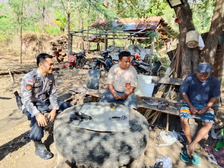 Polsek Alor Timur Gencarkan Patroli Kamtibmas, Ajak Warga Jaga Keamanan