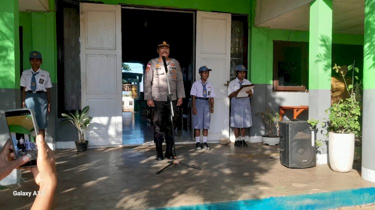 Polres Alor Gelar Program Irup di Sekolah, Sampaikan Pesan Kamtibmas dan Bijak Bermedia Sosial kepada Pelajar