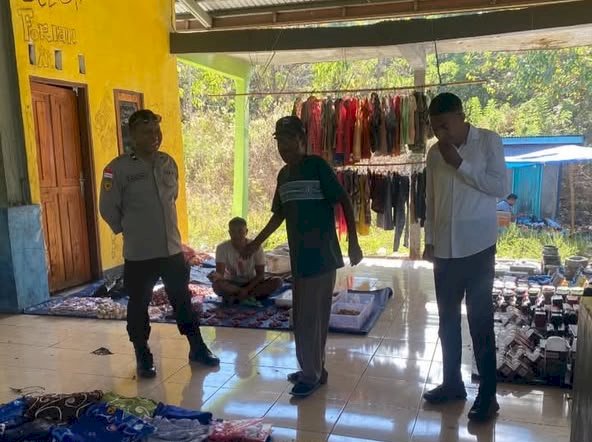 Polsek Alor Timur Gelar Patroli Dialogis dan Sosialisasi Karhutla di Pasar Rakyat Naumang