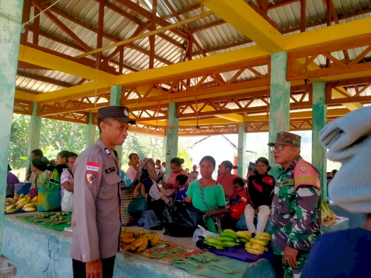 Polsek Alor Selatan Gelar Patroli Pengamanan Pasar Apui, Pastikan Aktivitas Masyarakat Berjalan Aman dan Lancar