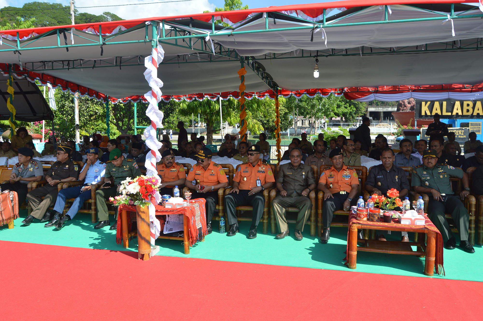 KEPALA BASARNAS PIMPIN UPACARA PEMBUKAAN KEGIATAN BAKTI SOSIAL DI KABUPATEN ALOR - NTT