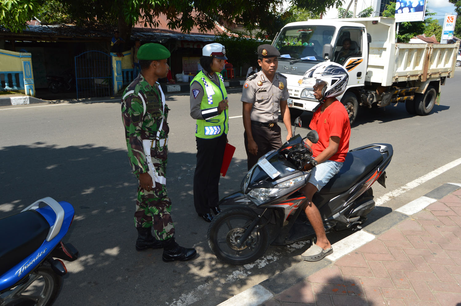 Polres Alor dan Kodim 1622 Alor Bersama Dalam Pelaksanaan Operasi Simpatik Tahun 2016