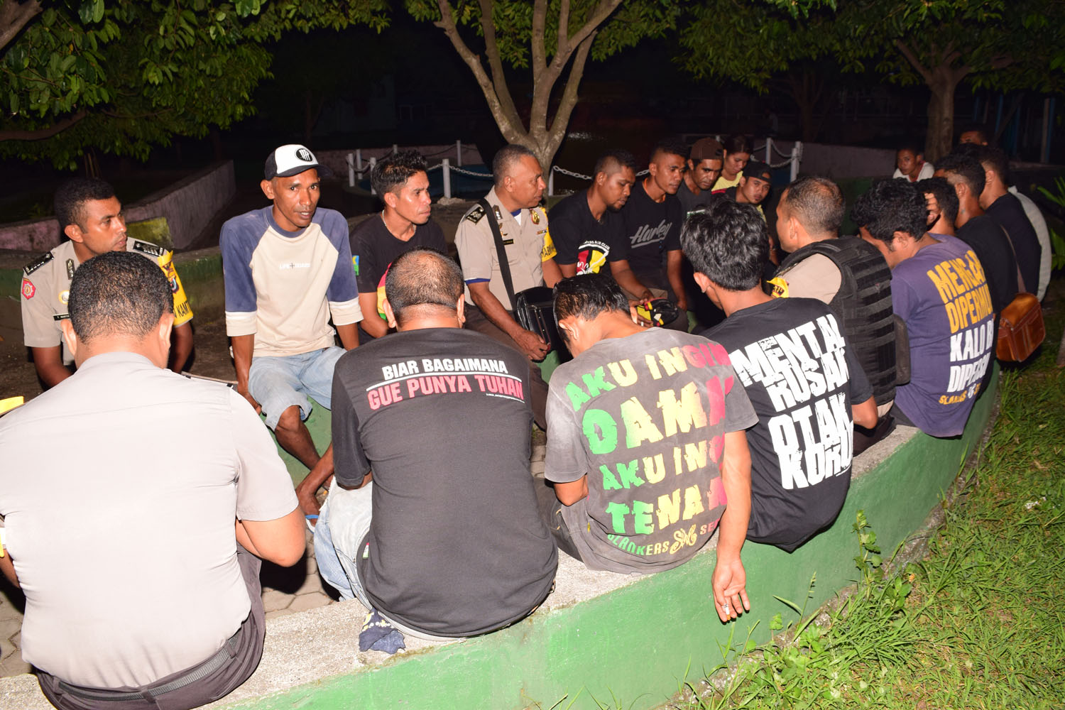 Bhabinkamtibmas Polres Alor Dan Ormas Slankers Kabupaten Alor Bangun Mitra Dalam Menjaga Kamtibmas