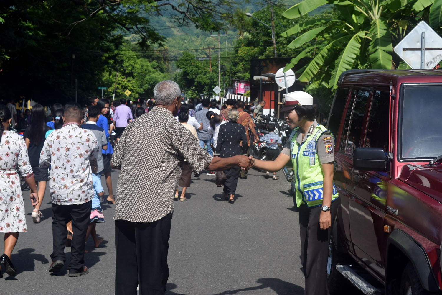 Polres Alor Bersama Kodim 1622 Alor Amankan Perayaan Paska 2016