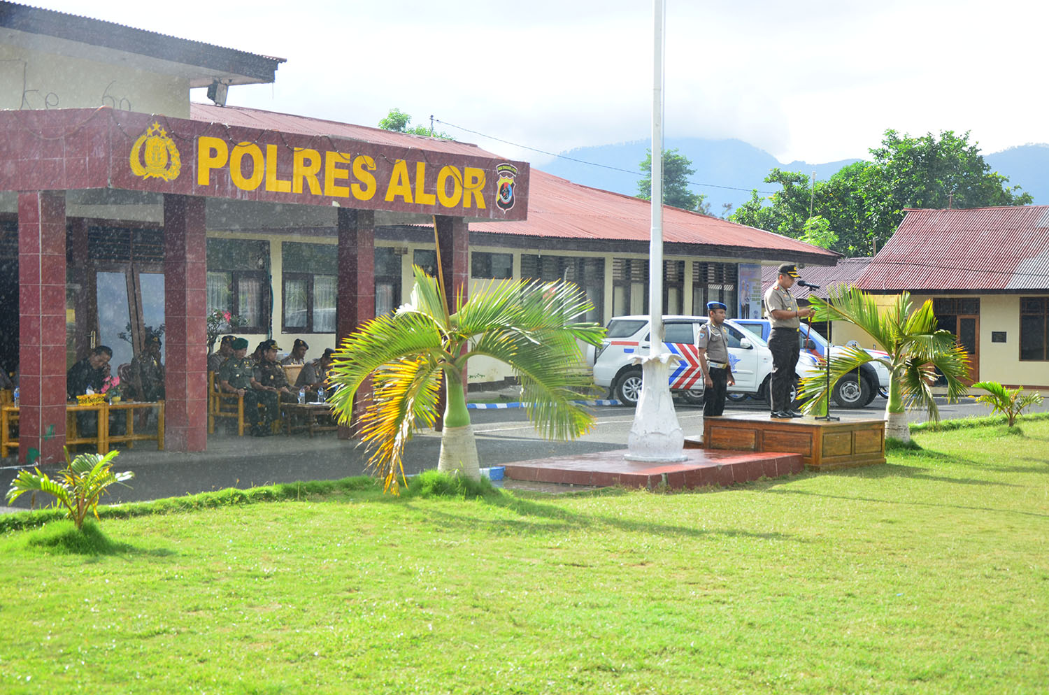 POLRES ALOR MELAKSANAKAN APEL GELAR PASUKAN DALAM RANGKA OPERASI SIMPATIK TAHUN 2016