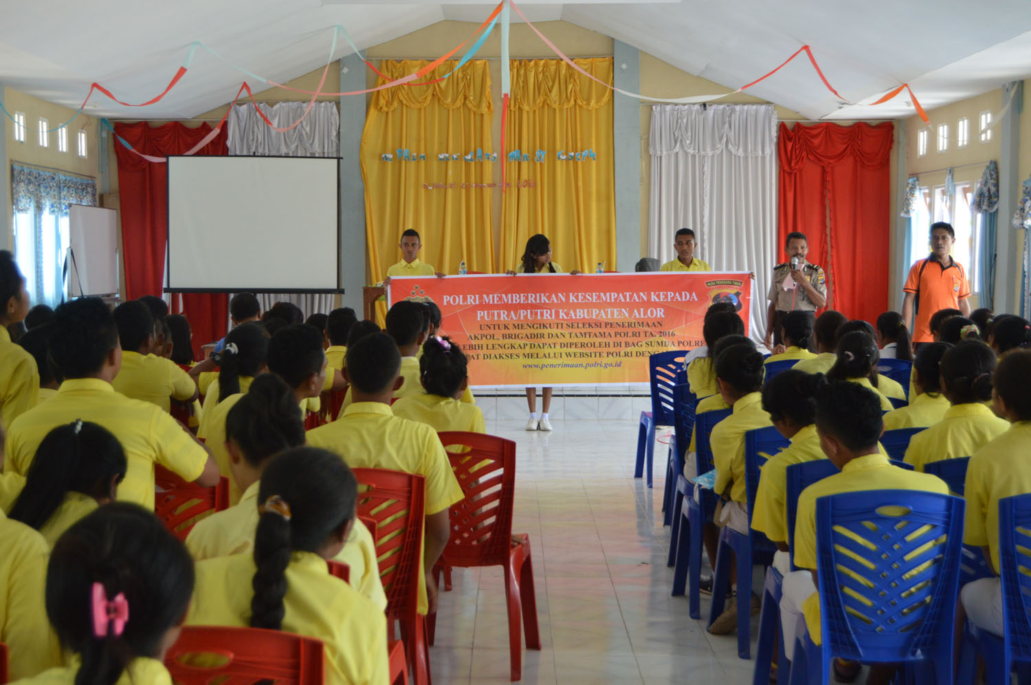 Polres Alor Lakukan Sosialisasi Penerimaan Polri TA. 2016 Di Sekolah-Sekolah Tingkat SMA/Sederajat