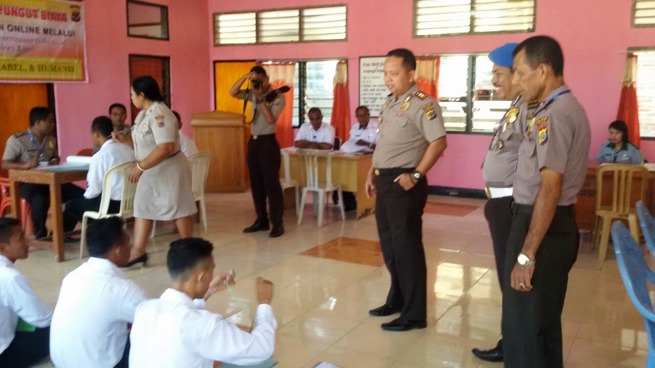 Kapolres Alor Berikan Pembekalan Saat Pengecekan Kesiapan Para Calon Siswa Polri T.A 2016