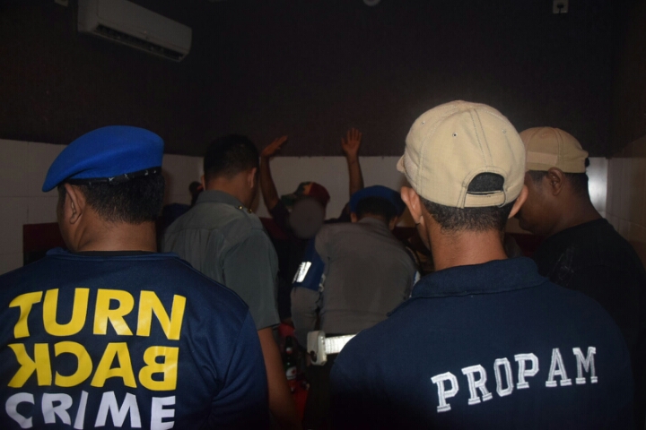 Kasie Propam Polres Alor Pimpin Anggota, Razia Tempat Hiburan Malam