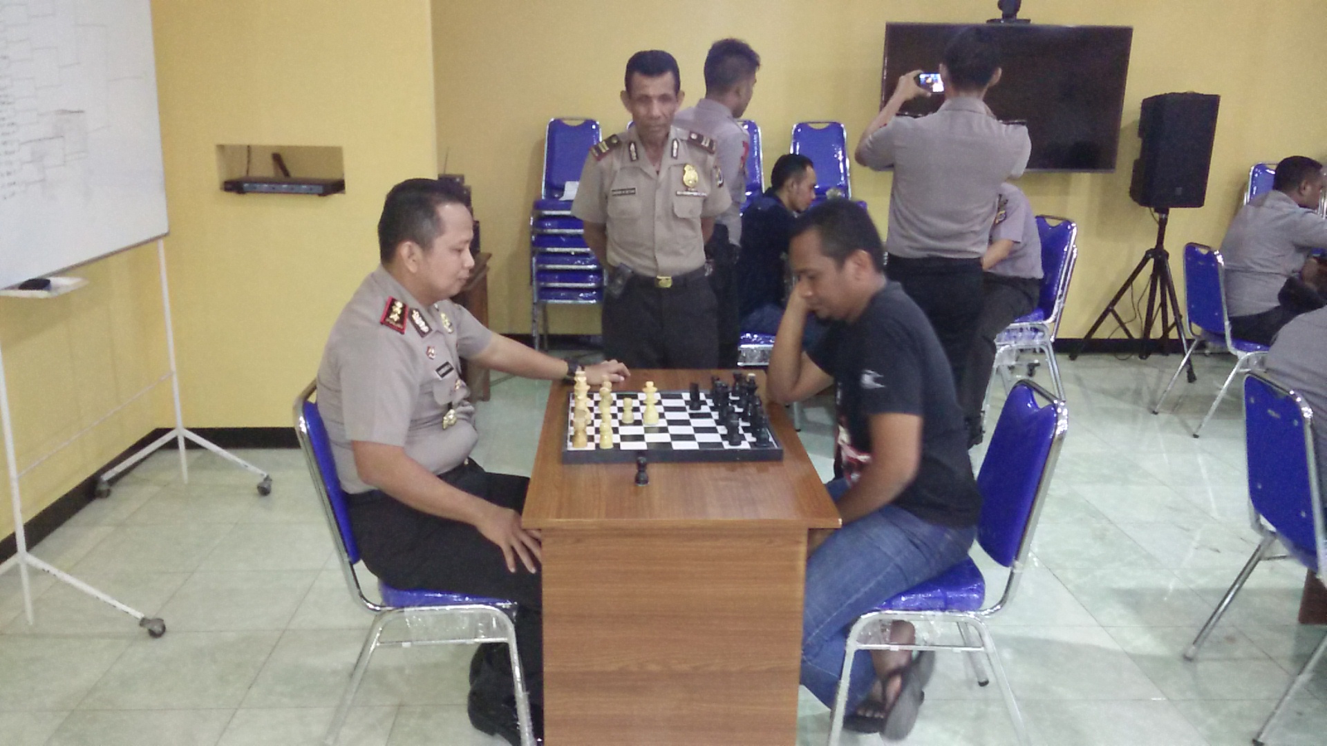 Sambut HUT Bhayangkara ke 70, Polres Alor Gelar Turnamen Catur