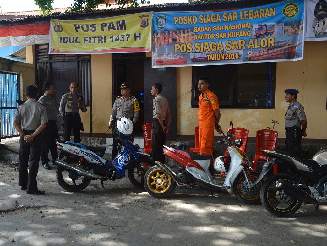 Dalam Rangka Mengamankan Malam Takbiran, Kapolres Alor Cek Pos Pam OPS Ramadniya Turangga 2016