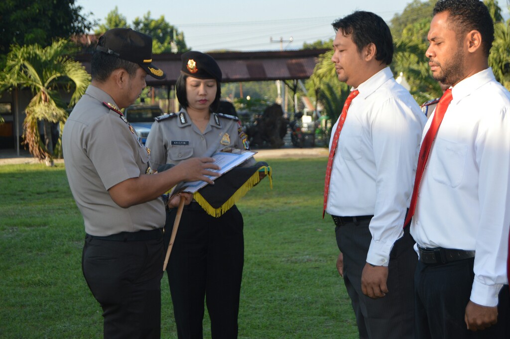 Sukses Gagalkan Peredaran Narkoba, Sat Narkoba Polres Alor Diberikan Penghargaan Oleh Kapolres Alor