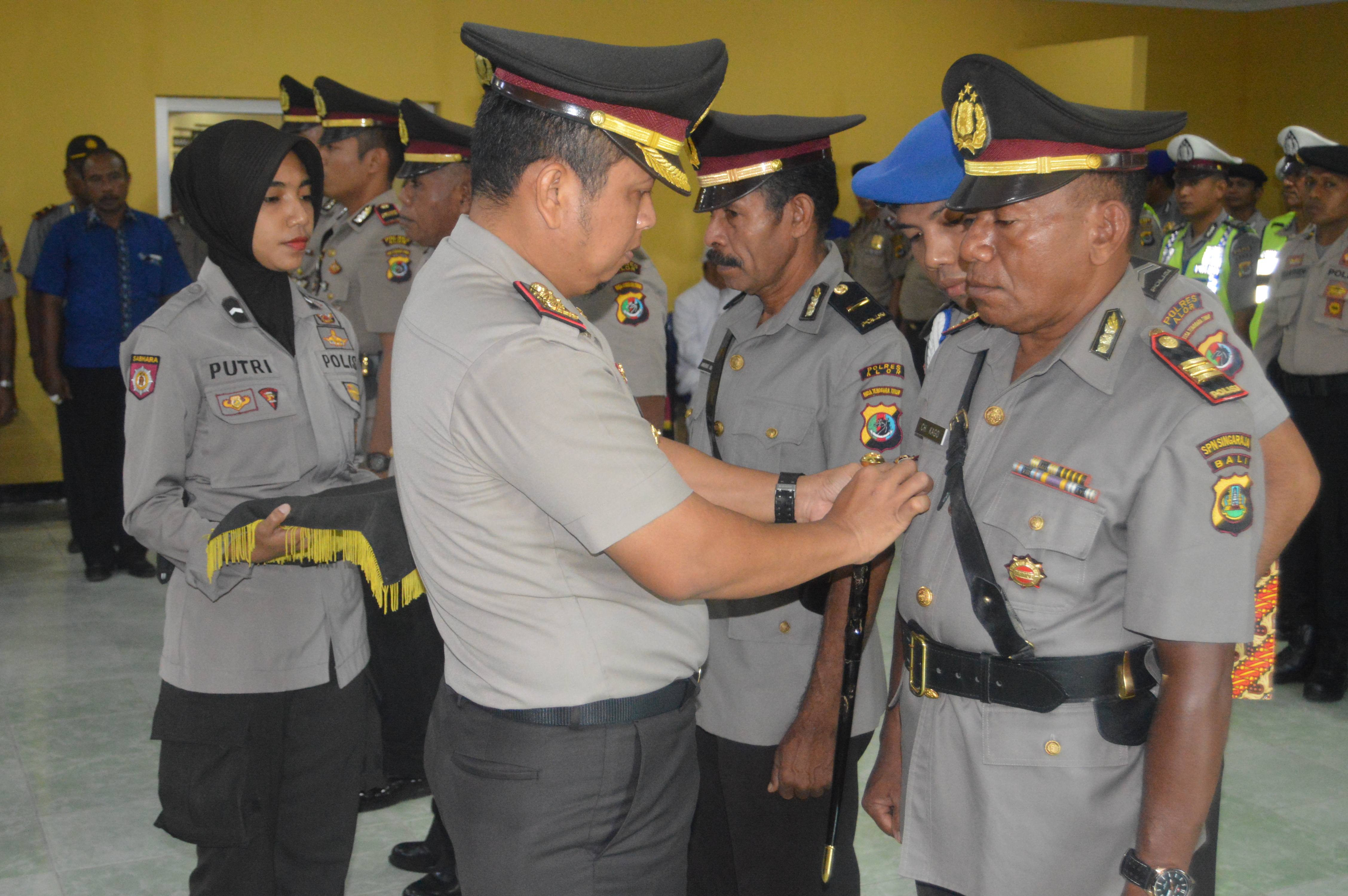 POLES ALOR GELAR SERAH TERIMA JABATAN