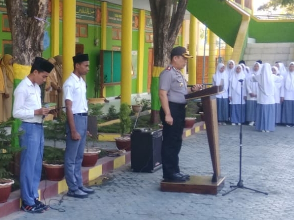 Kapolres Alor Jadi Irup Di Man Kalabahi