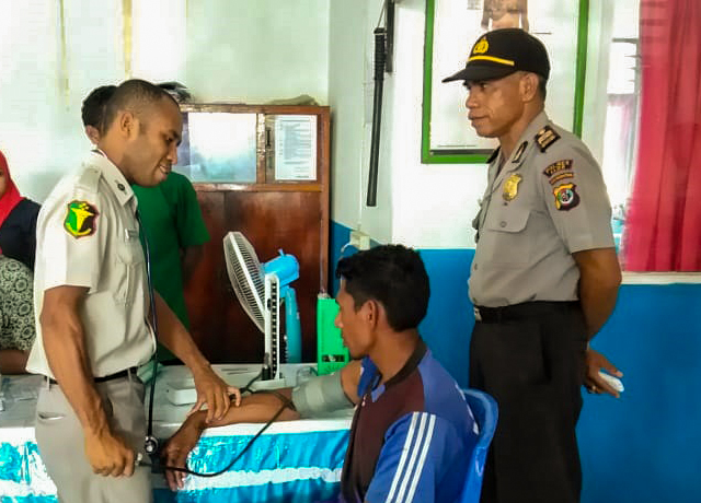 Urkes Polres Alor Lakukan Pemeriksaan Kesehatan Nelayan Pulau Buaya