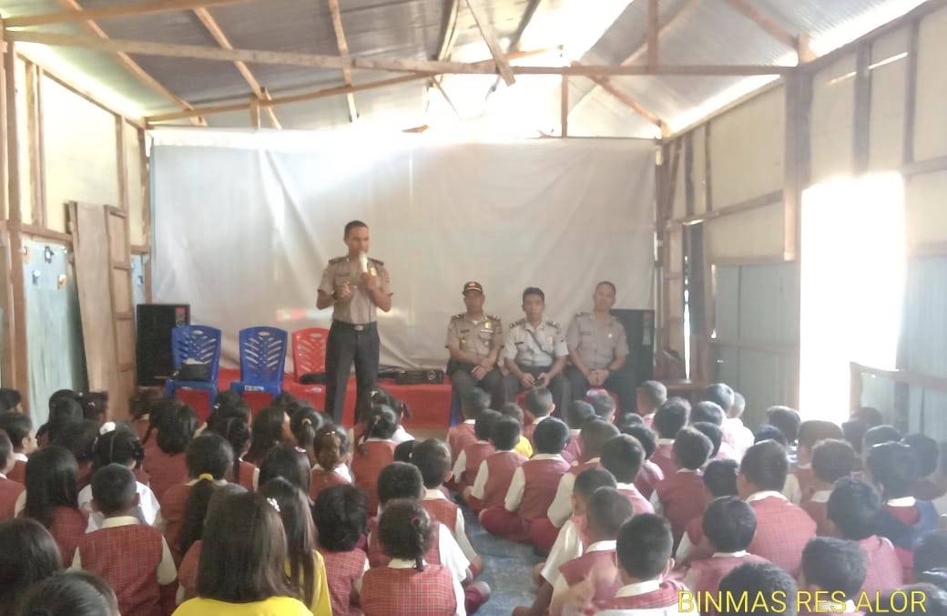 Sat Binmas Polres Alor Berikan Sosialisasi Ke Sekolah Dasar