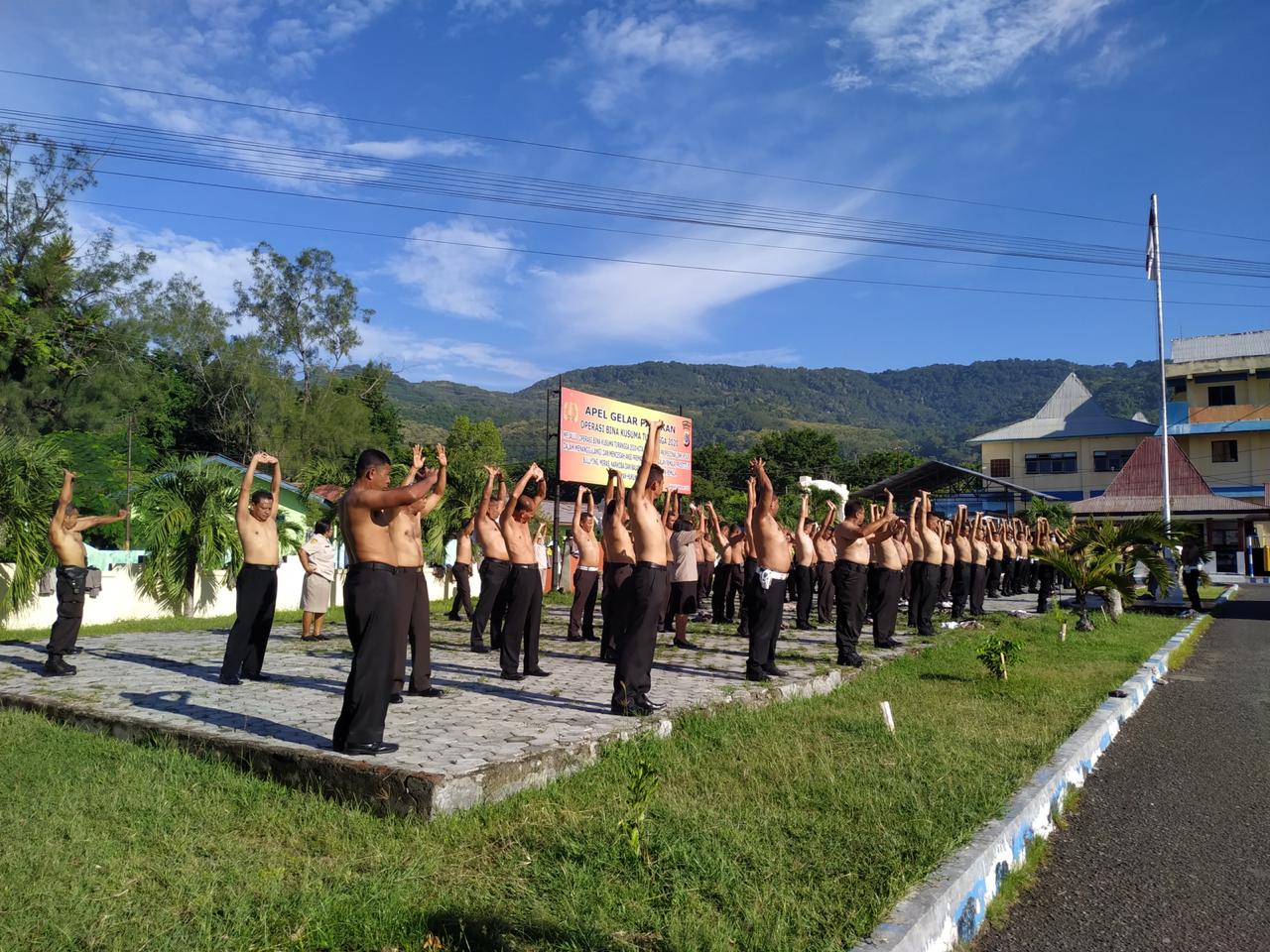 Kapolres Alor Pimpin Seman Aw S3  Setelah Apel Pagi