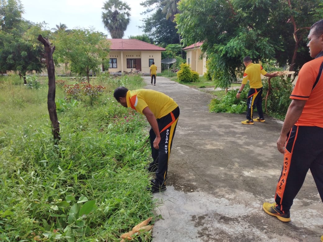 Kapolsek Altim Pimpin Kerja Bakti DiLingkungan Mako Polsek